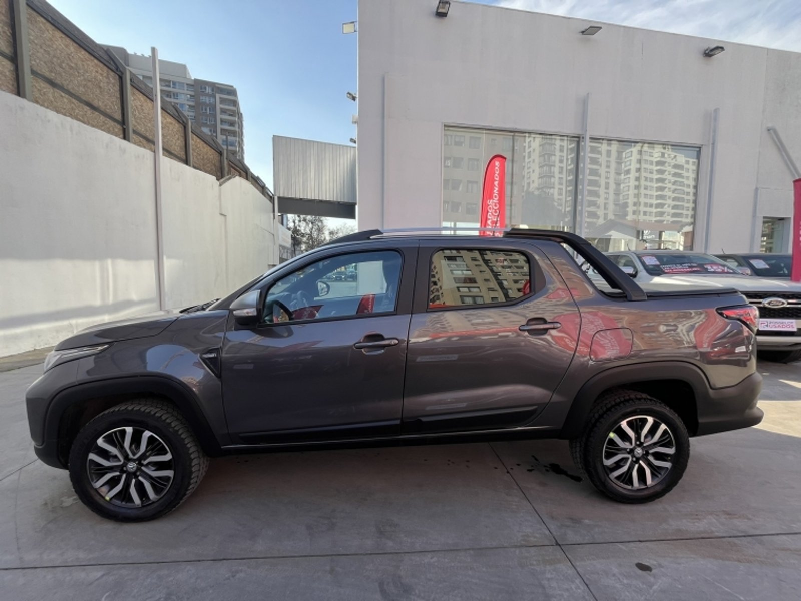 RAM 700 Laramie 1.0 Aut 2026 - Foto 2 de 20