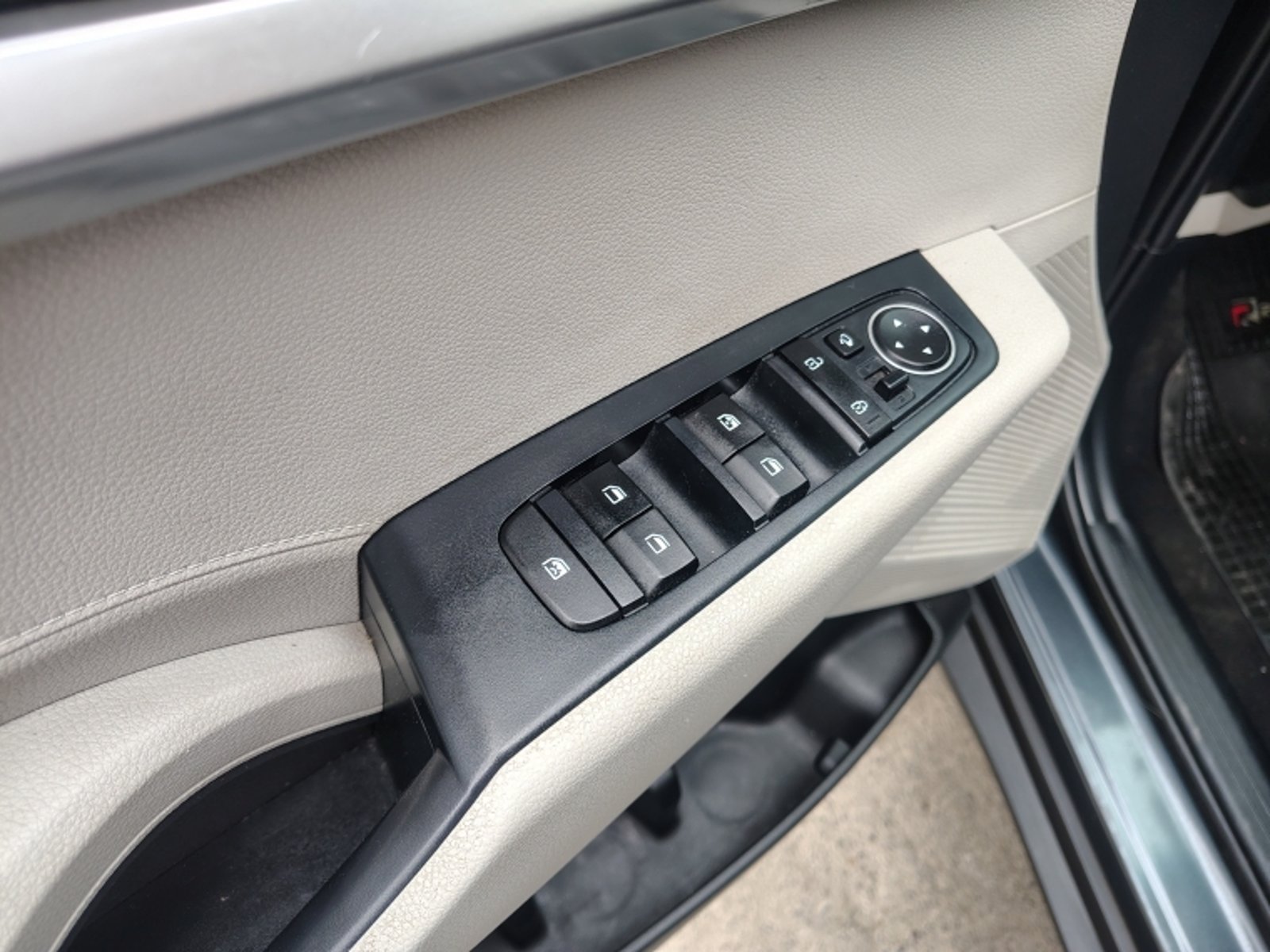 KIA Carens Ex Tgdi 1.5 Aut 2024 - Imagen 10 de 20