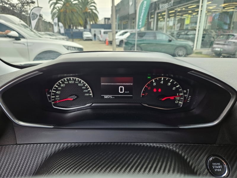 Peugeot 2008 Puretech 130 1.2 2023 - Imagen 16 de 20