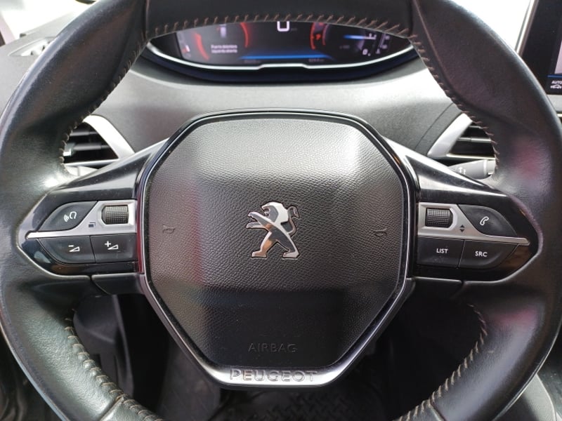 Peugeot 3008 Puretech 1.2l 2022 - Imagen 18 de 20