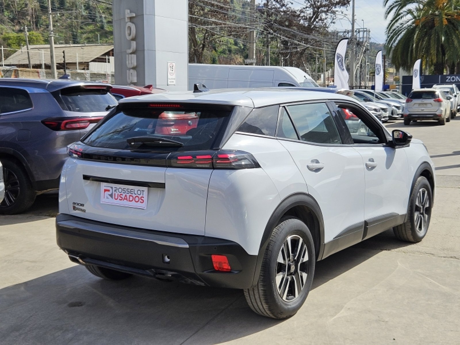 Peugeot 2008 Active 130 1.2 2025 - Imagen 5 de 20