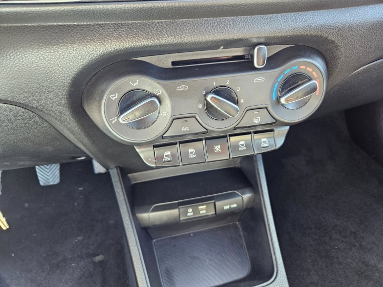 Kia Soluto Mpi 1.4 2024 - Imagen 16 de 19
