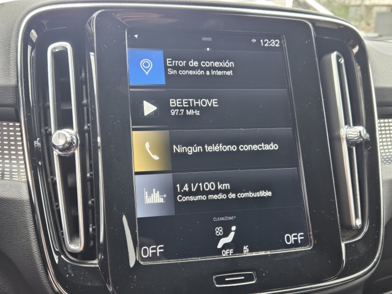 VOLVO Xc40 T4 Fwd 2.0 Aut 2020 - Imagen 17 de 20