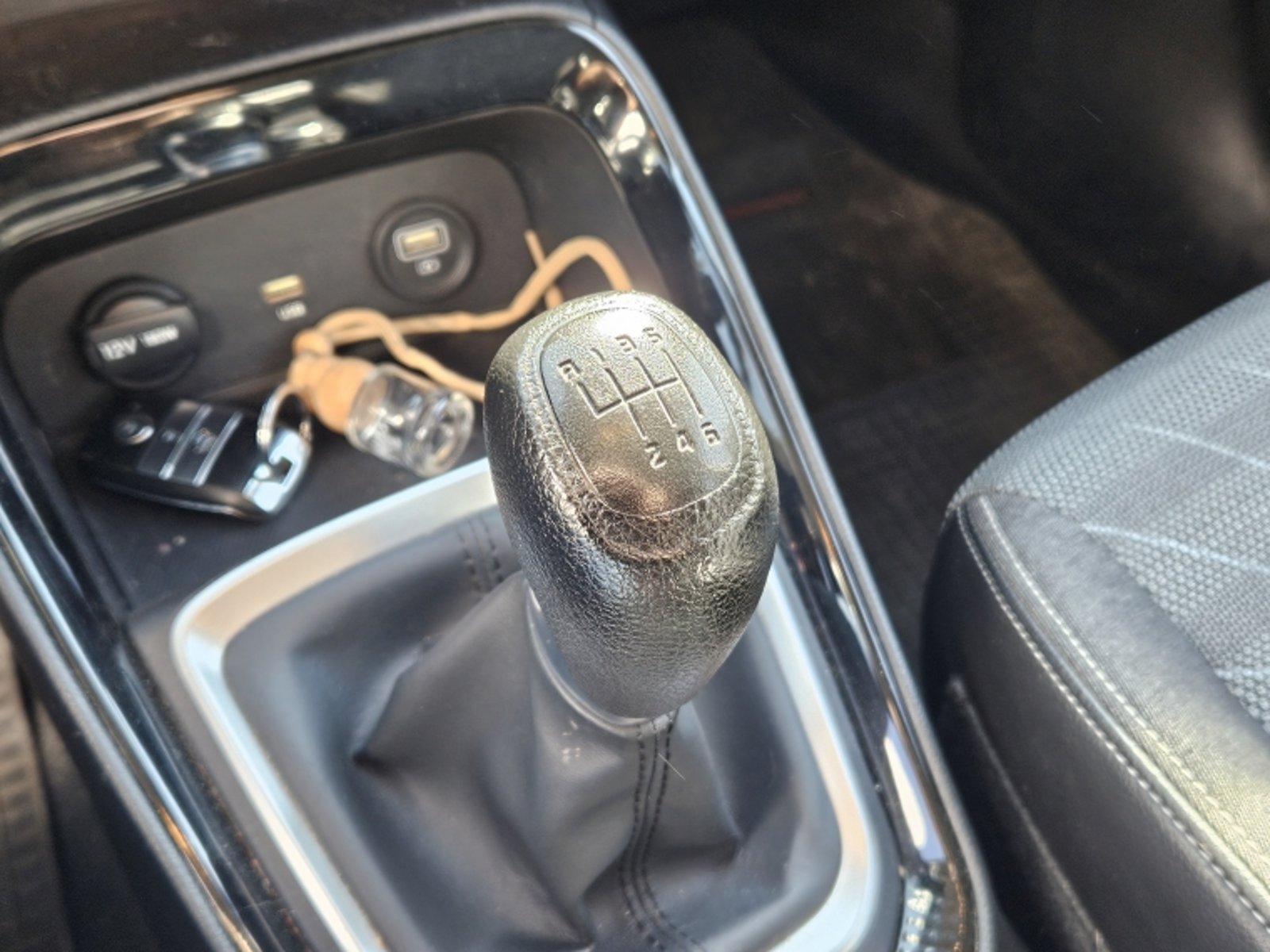 KIA Sonet Ex 1.5l 6mt Full 4x2 2022 - Imagen 15 de 20