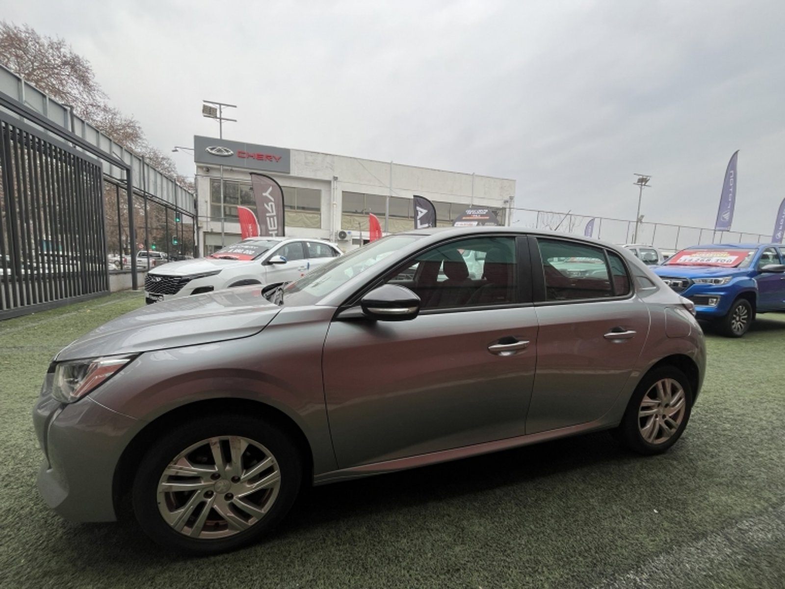 Peugeot 208 Nuevo 208 Style Puretech 75 Mt 1.2 Euro 6b 2024 - Foto 2 de 20