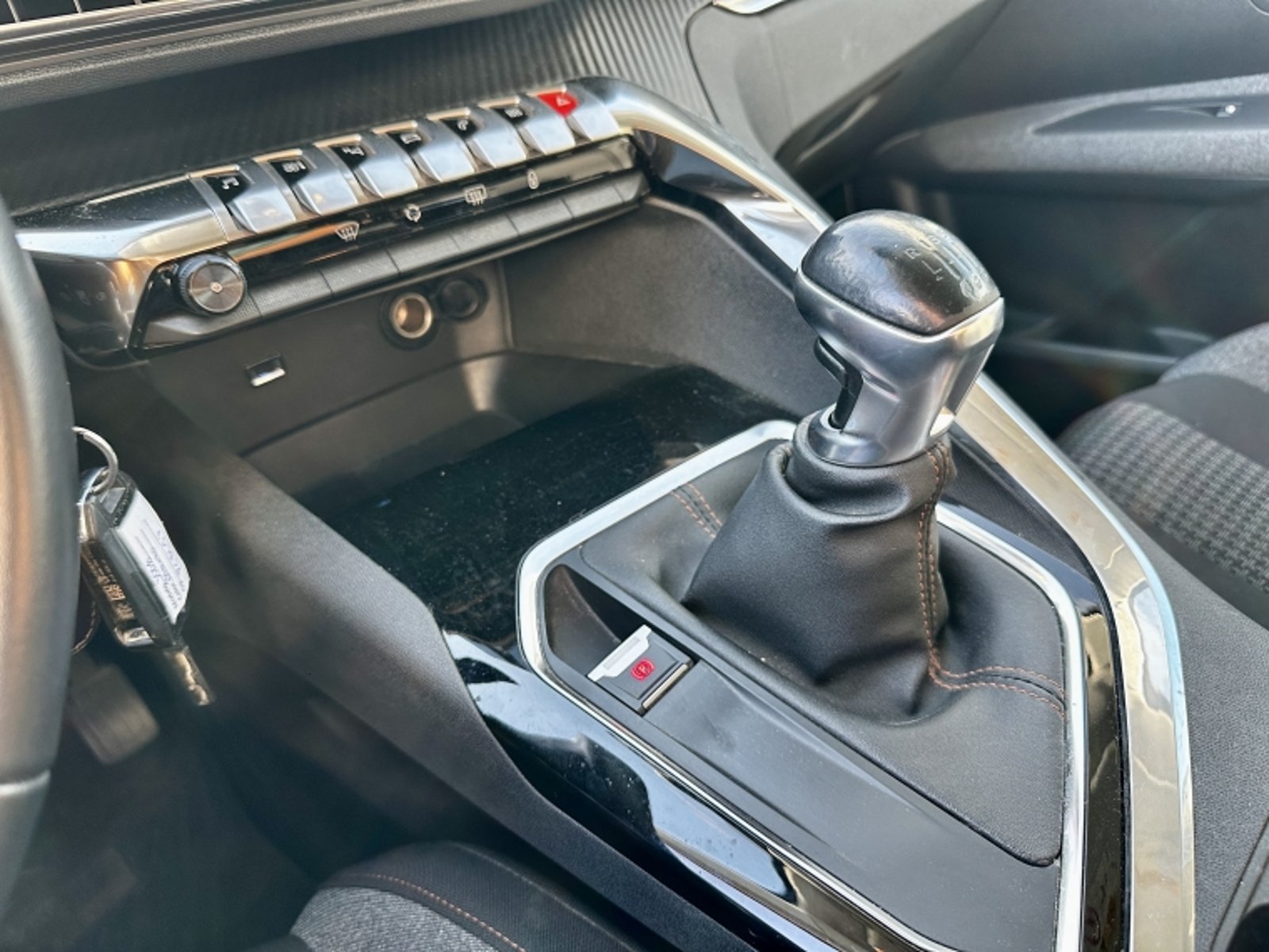 PEUGEOT 3008 Active 1.2 2021 - Imagen 14 de 20