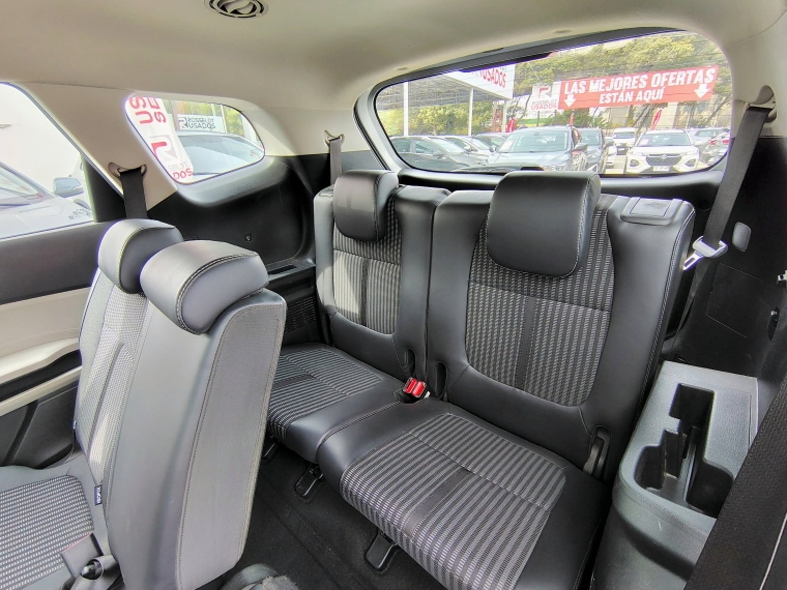 KIA Carens Lx 1.5 2023 - Imagen 9 de 20
