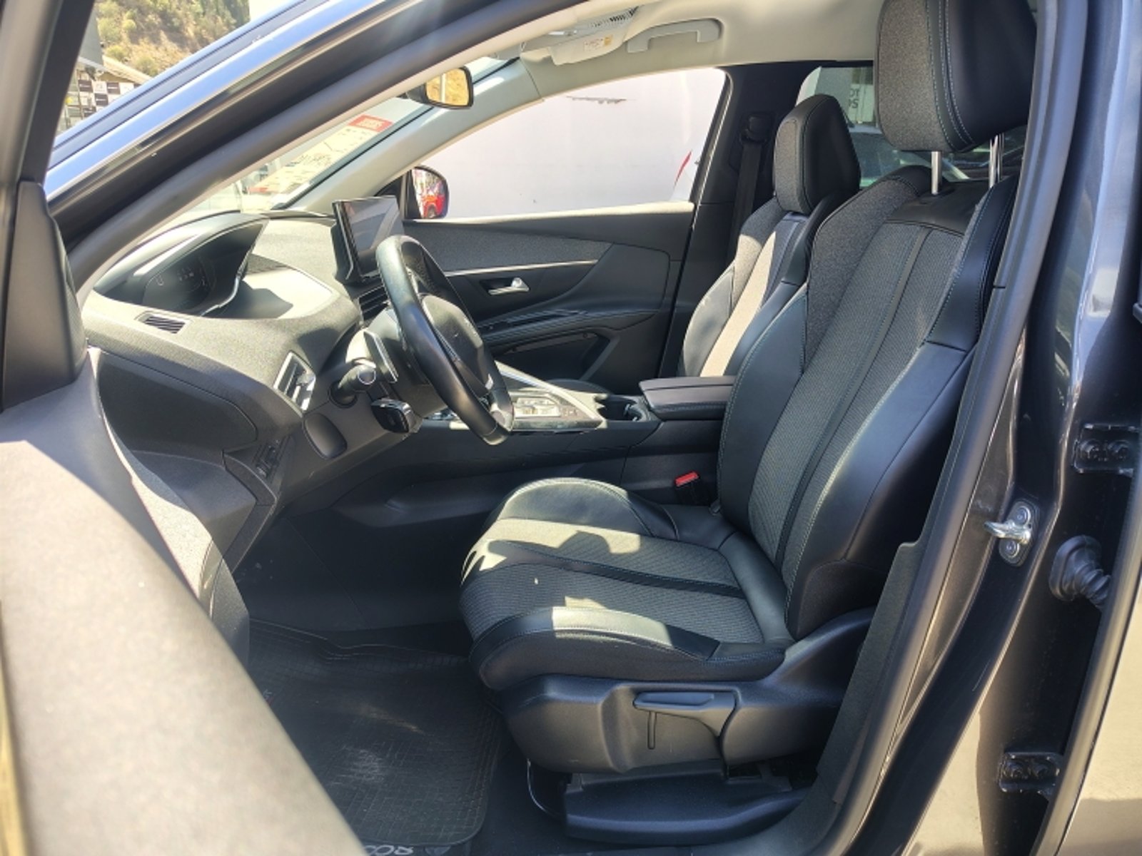 PEUGEOT 5008 Thp 165 1.6 Aut 2022 - Imagen 12 de 20