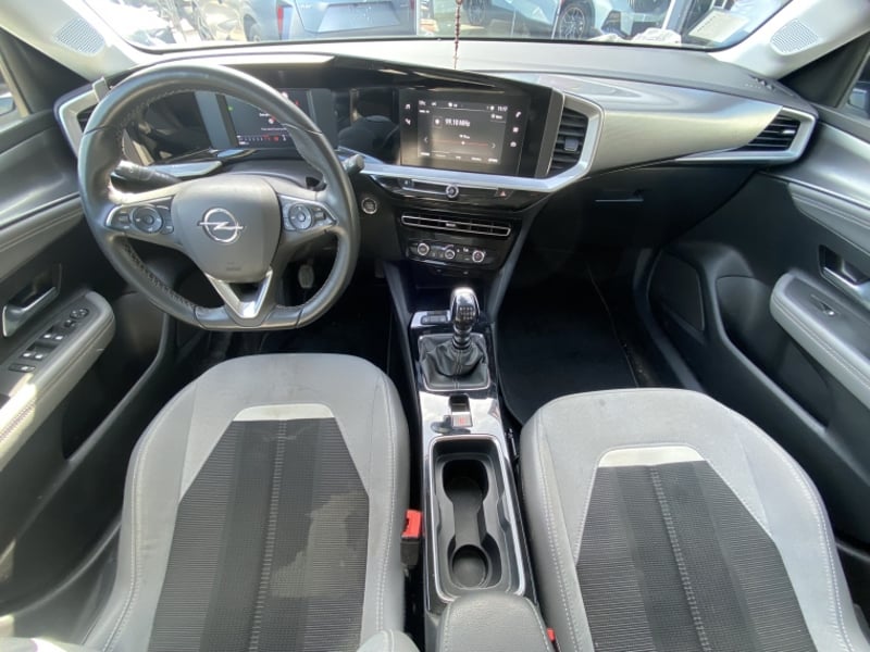 Opel Mokka 1.2t 2023 - Imagen 14 de 17