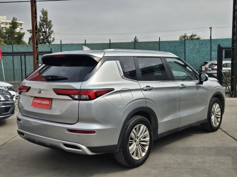 Mitsubishi Outlander Glx 2.5 Aut 2023 - Imagen 4 de 20