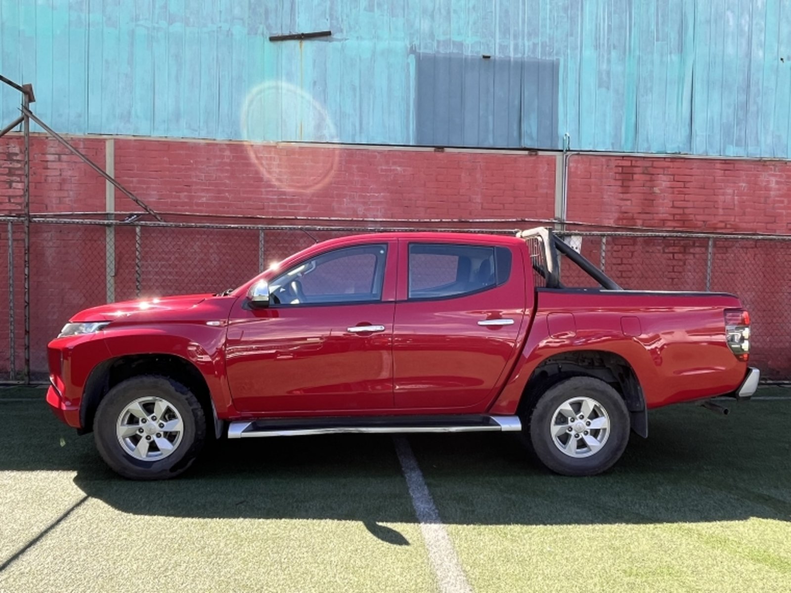 Mitsubishi KATANA L200 D/c 2.2 Katana Crt 4x4 Special Pack Euro 6d 2024 - Foto 3 de 20