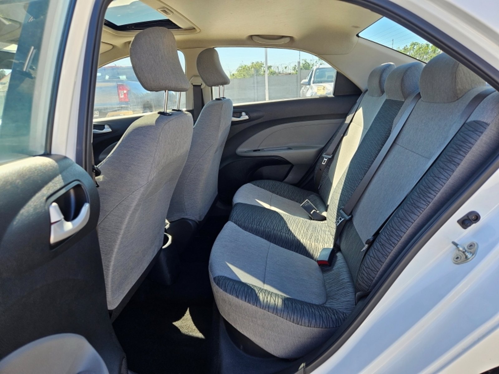 Kia Soluto Mpi 1.4 2024 - Imagen 5 de 19