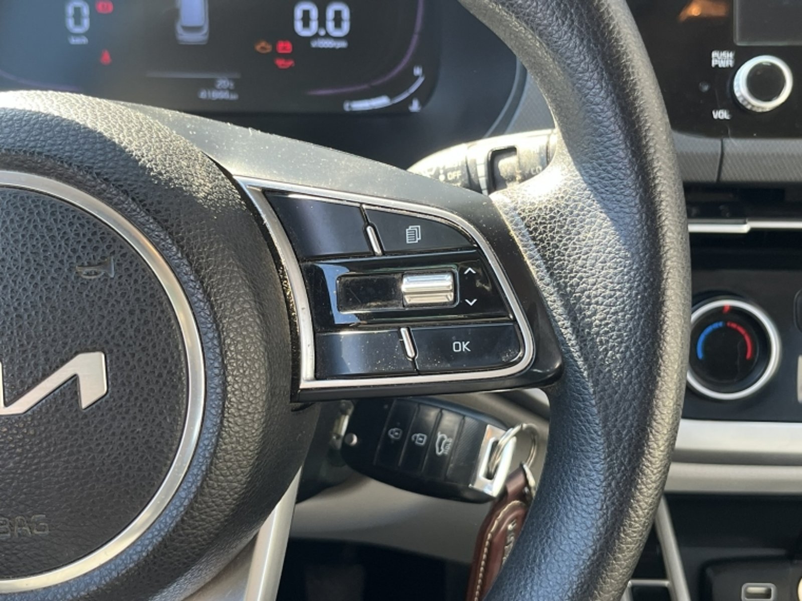 Kia Carens Lx 1.5 2023 - Imagen 19 de 20