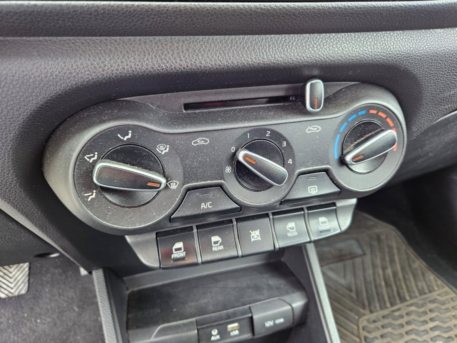 Kia Soluto Mpi 1.4 2024 - Imagen 14 de 18