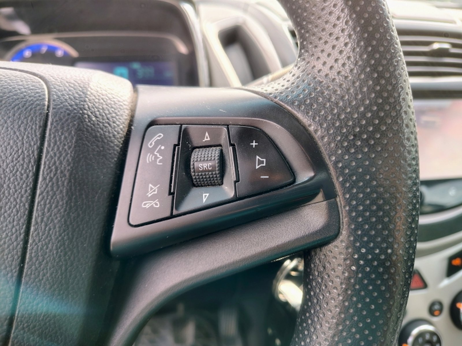 CHEVROLET Tracker Lt 1.8 2016 - Imagen 18 de 20