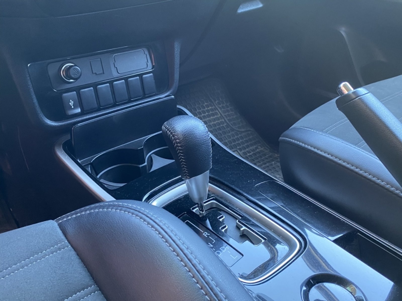 MITSUBISHI Outlander Cvt 2.0 Aut 2022 - Imagen 10 de 20