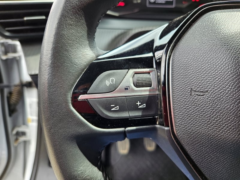 Peugeot 2008 Active 130 1.2 2025 - Imagen 17 de 20