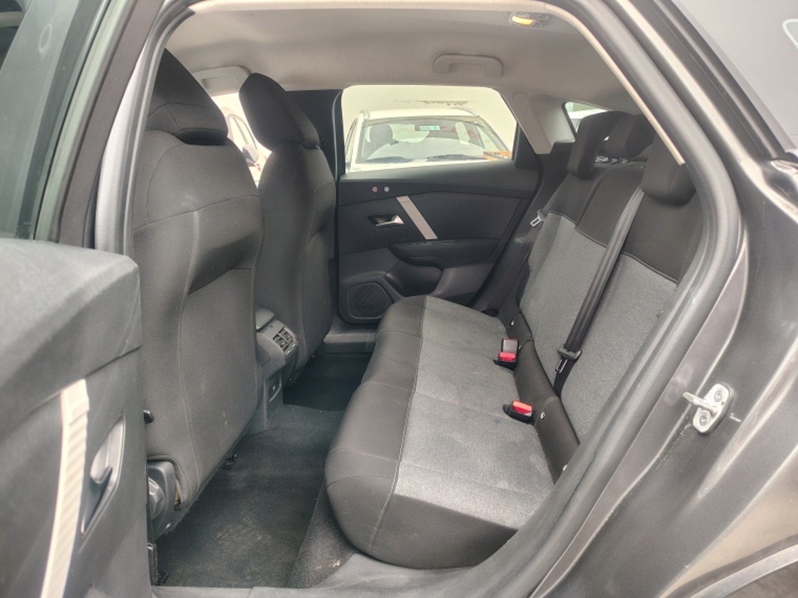CITROEN C4 CACTUS C4 1.5 Aut 2023 - Imagen 8 de 20