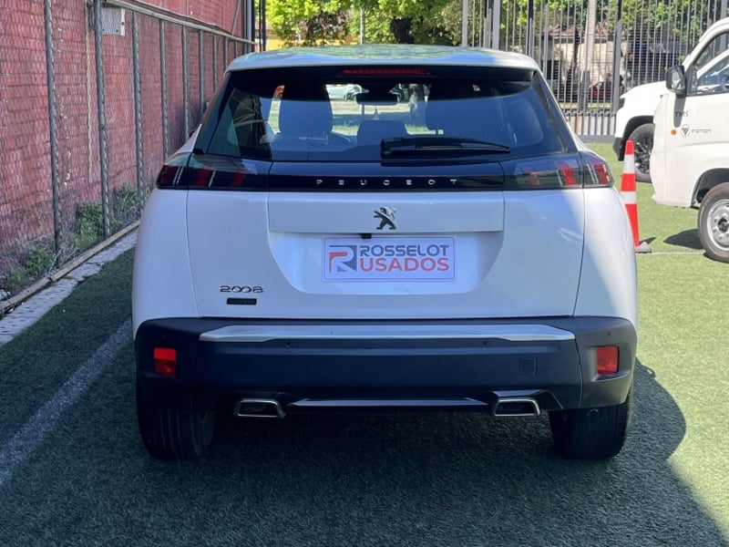 Peugeot 2008 Active 130 1.2 2023 - Imagen 4 de 20