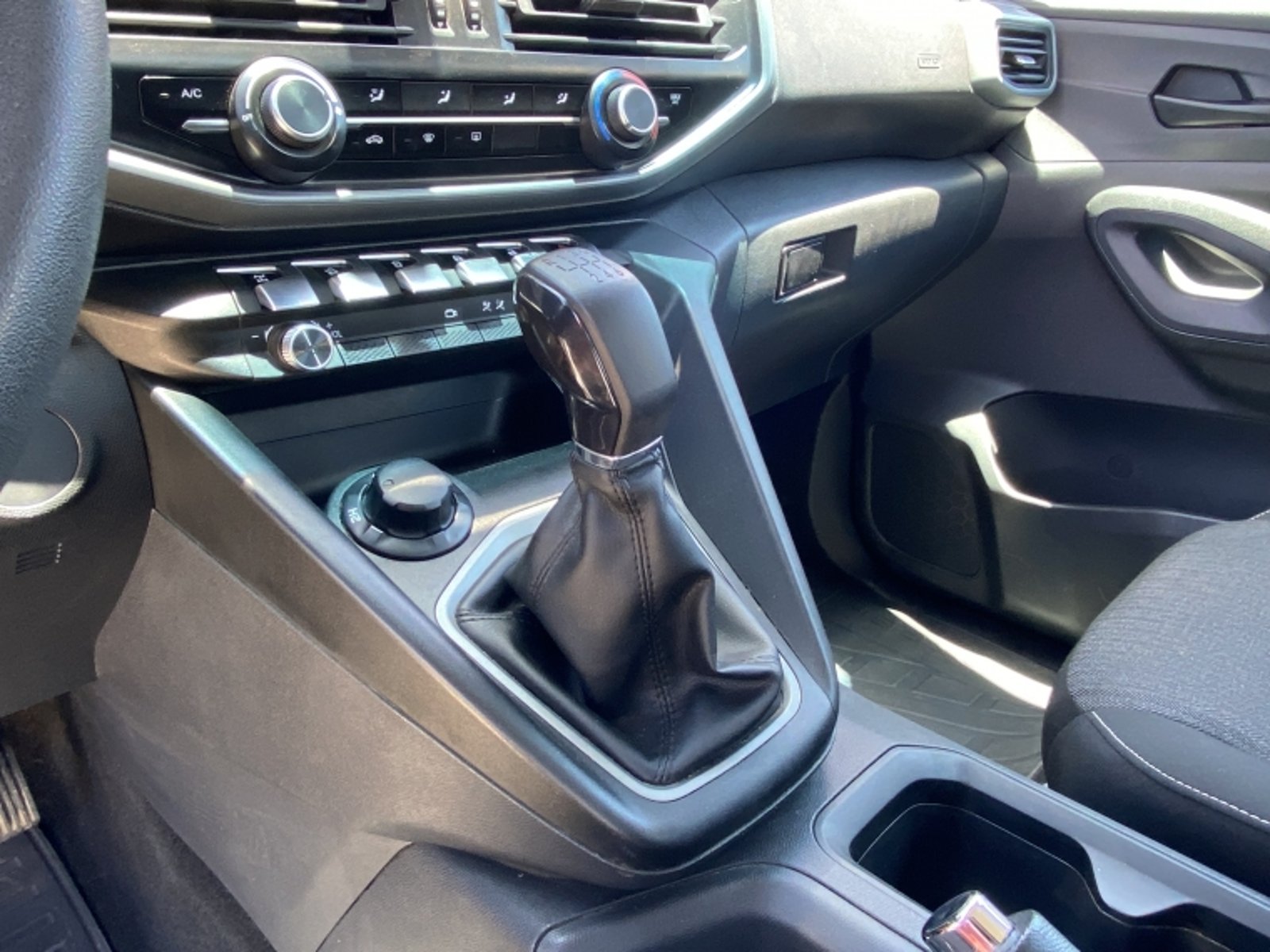 PEUGEOT Landtrek Blue Hdi 180 4x4 2.2 2024 - Imagen 11 de 20