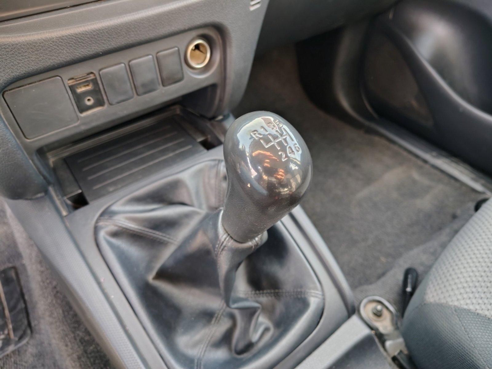 MITSUBISHI L200 D/c 2.4 Katana Crt 4x4 Special Pack 2023 - Imagen 17 de 20