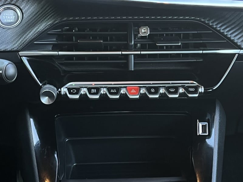 Peugeot 2008 Active 130 1.2 2023 - Imagen 19 de 20