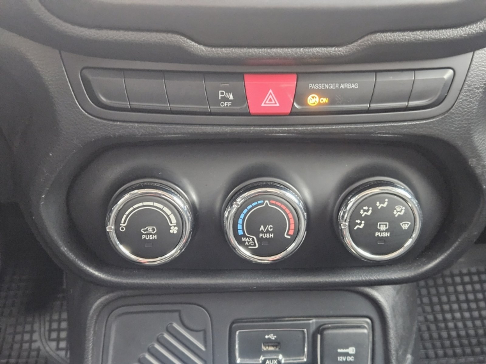 Jeep Renegade Sport 1.8 2019 - Imagen 12 de 20