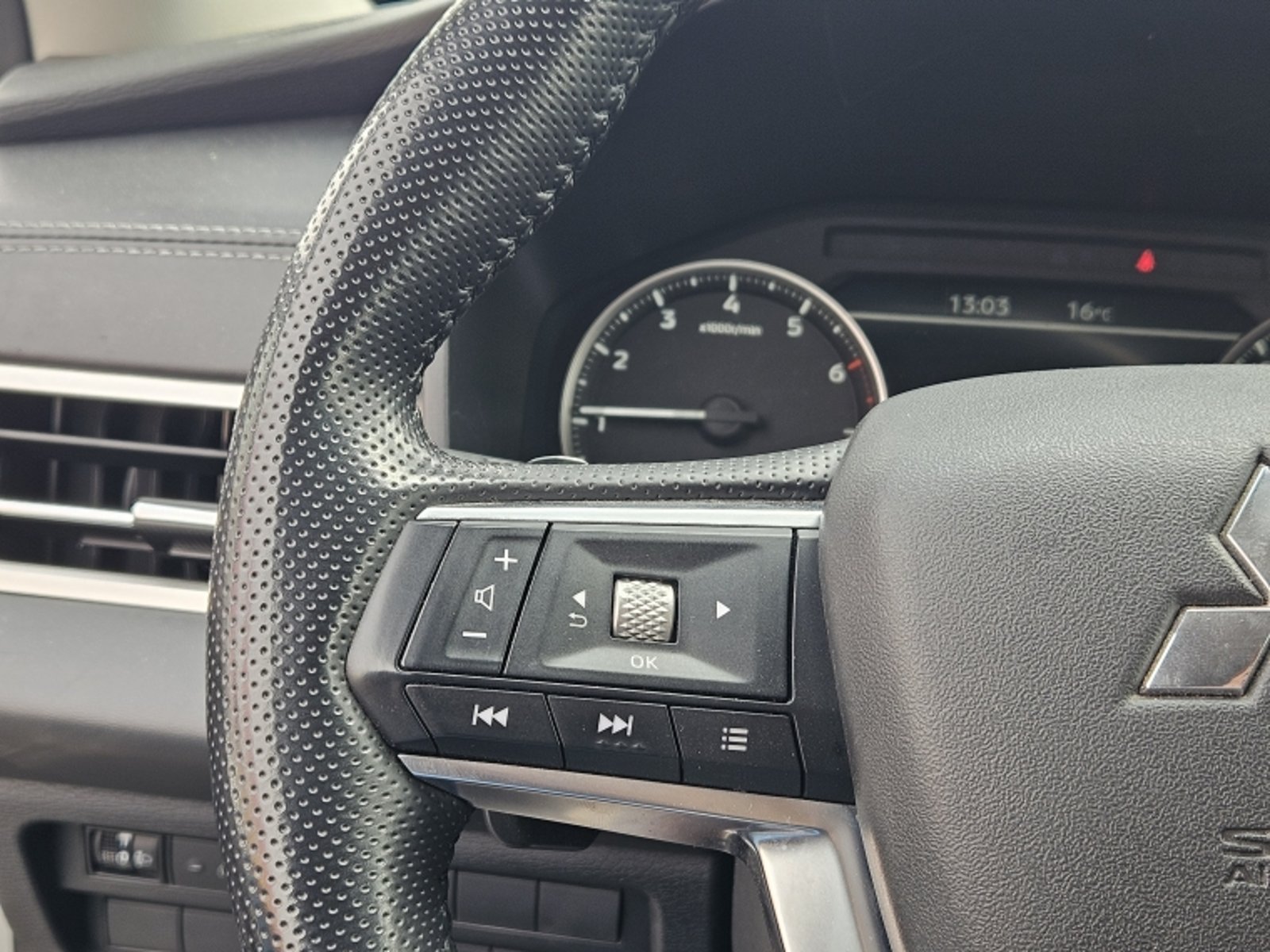 MITSUBISHI Outlander Glx 2.5 Aut 2023 - Imagen 19 de 20