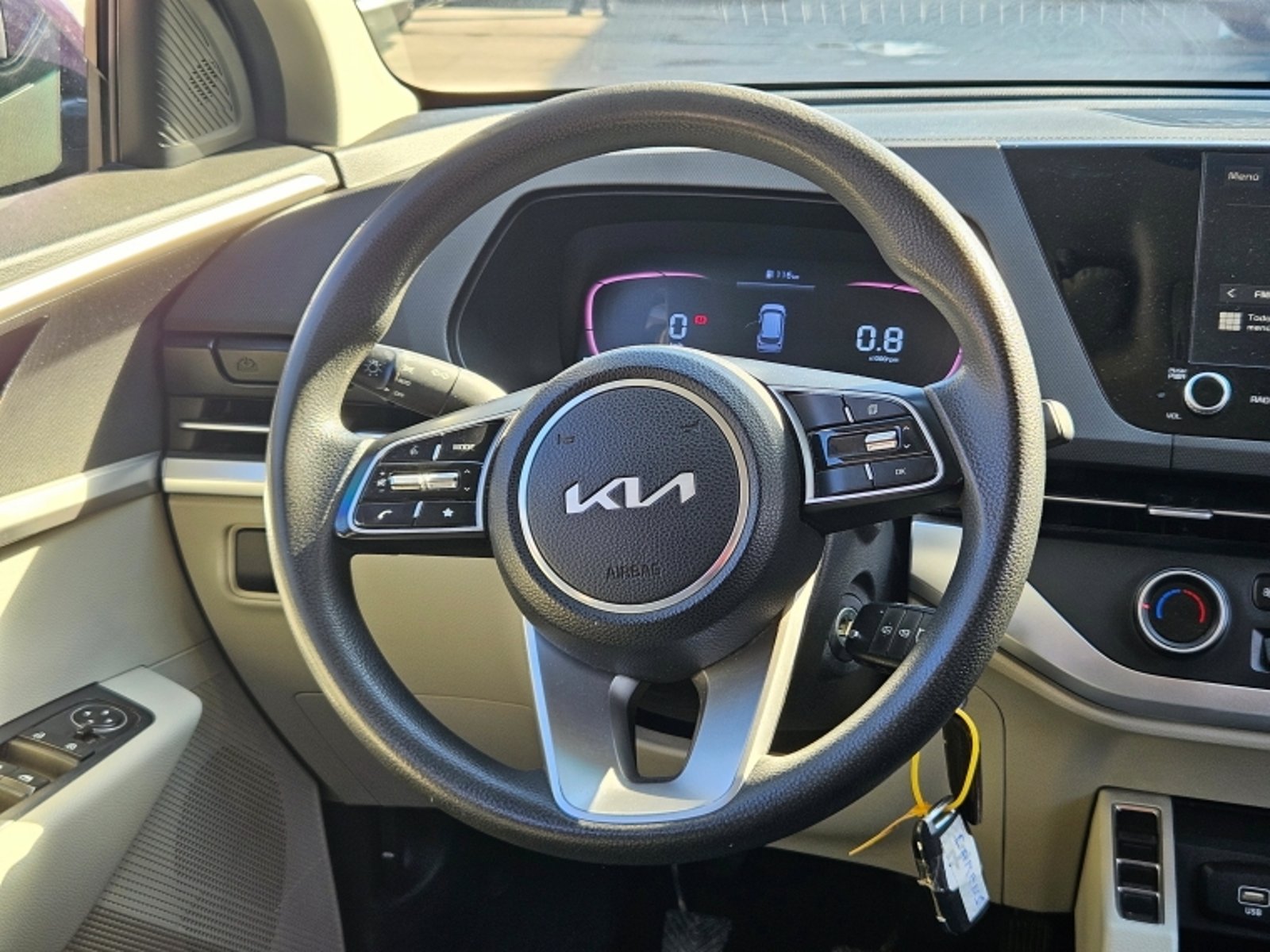 KIA Carens Lx 1.5 2023 - Imagen 9 de 20
