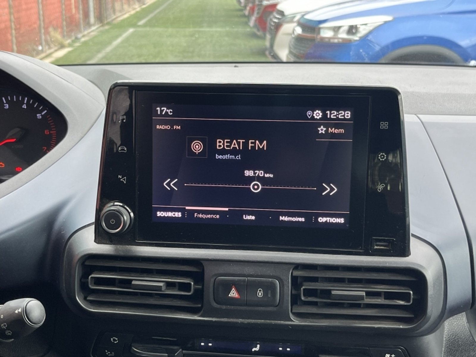 Peugeot Rifter Allure Blue Hdi 4x2 1.5 2023 - Imagen 19 de 20