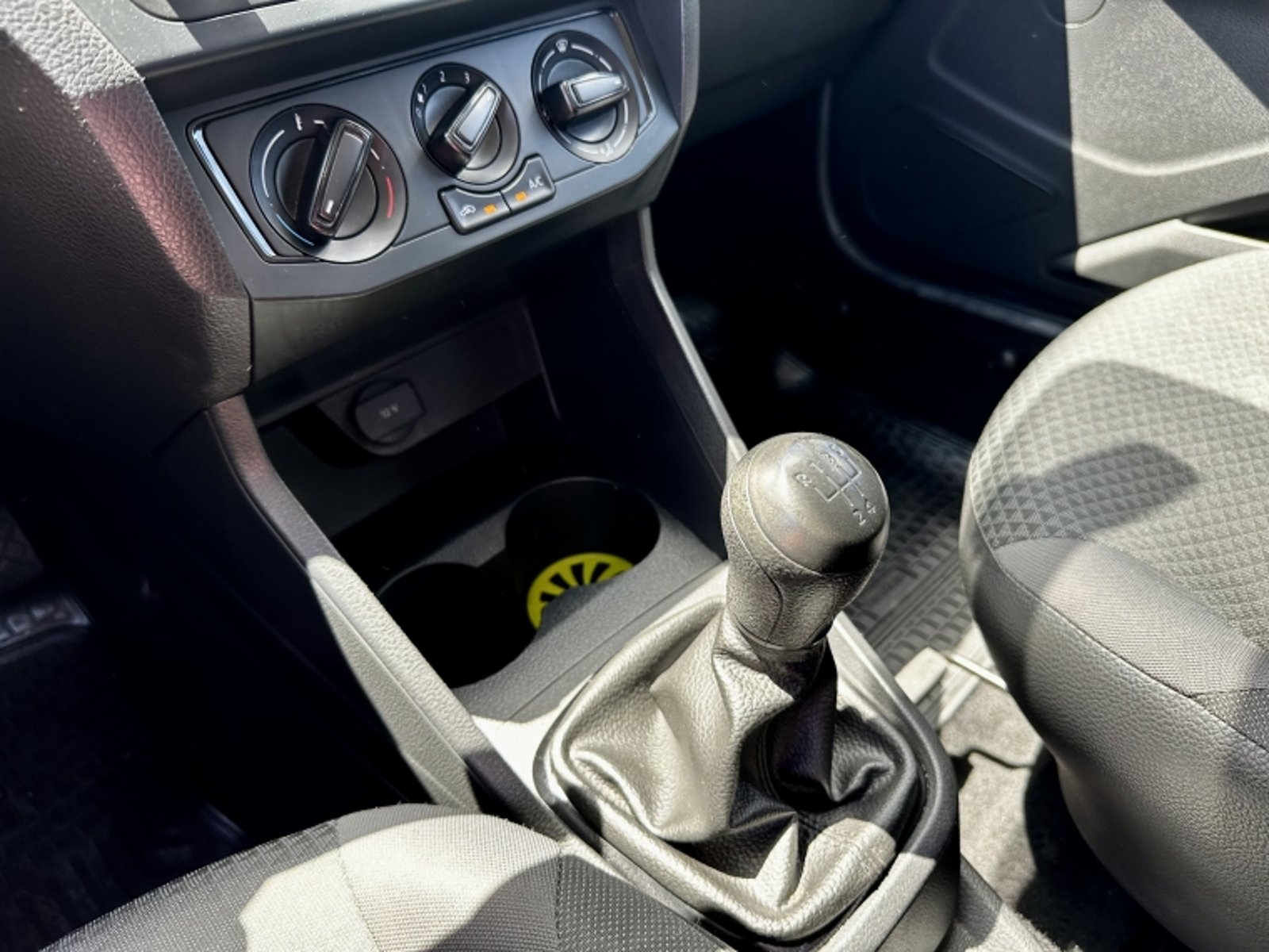 VOLKSWAGEN Voyage 1.6 2021 - Imagen 13 de 20