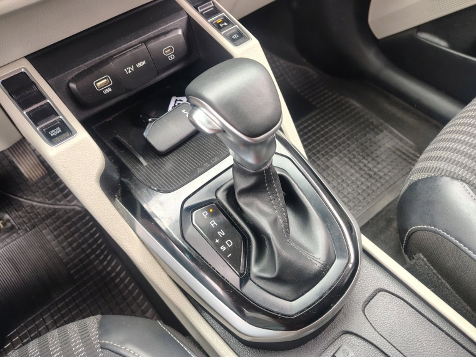 KIA Carens Ex Tgdi 1.5 Aut 2024 - Imagen 12 de 20