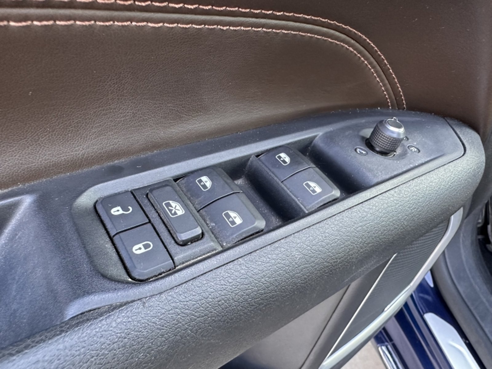 JEEP Commander Overland 4x4 2.0 Aut 2023 - Imagen 14 de 20