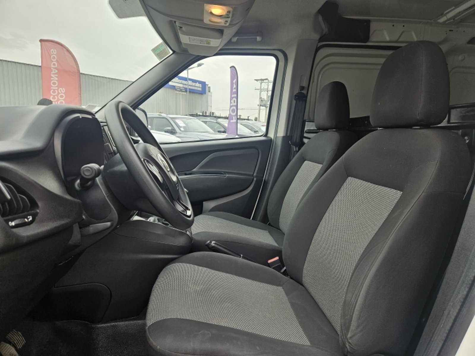 RAM V1000 Van 1000 1.3 2023 - Imagen 8 de 20