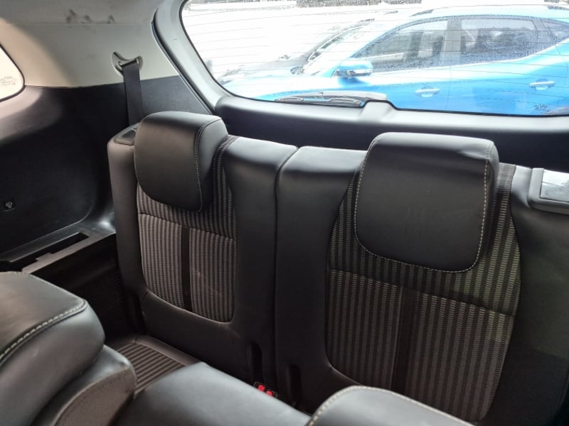 Kia Carens Lx 1.5l 6mt 7p 2023 - Imagen 9 de 20