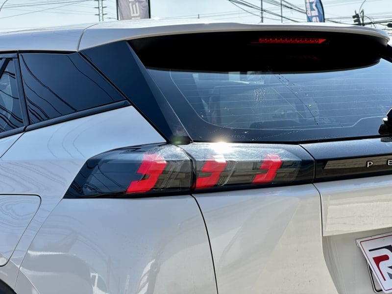 Peugeot 2008 Puretech 130 4x2 1.2 2023 - Imagen 8 de 20