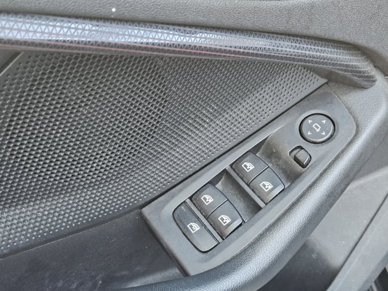 BMW 118d Hatchback 2.0 Aut 2022 - Imagen 20 de 20