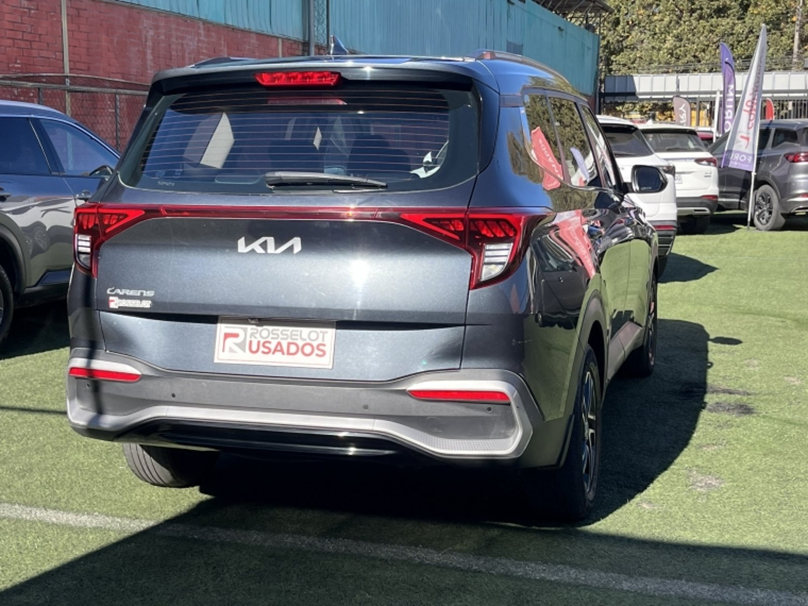 KIA Carens Ex 1.4 Aut 2023 - Imagen 5 de 20