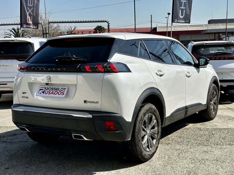 Peugeot 2008 Puretech 130 4x2 1.2 2023 - Imagen 5 de 20