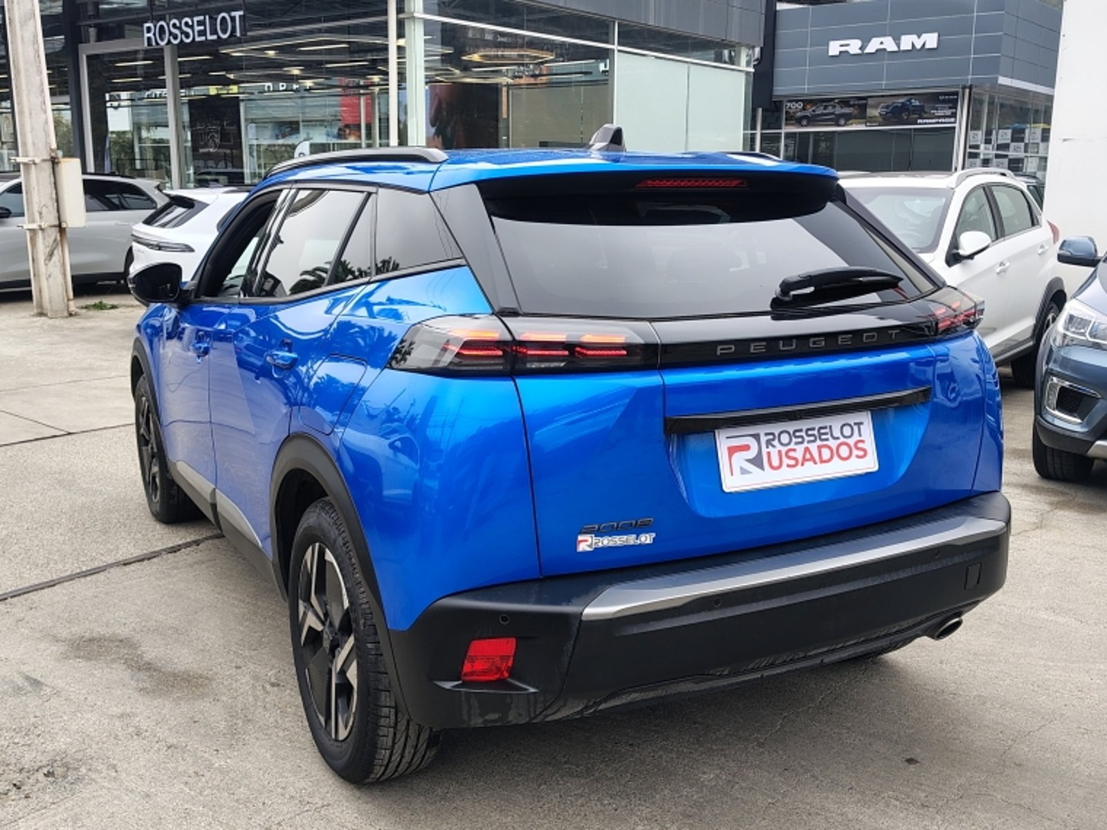 PEUGEOT 2008 Allure Bluehdi 1.5 Aut 2024 - Imagen 7 de 20