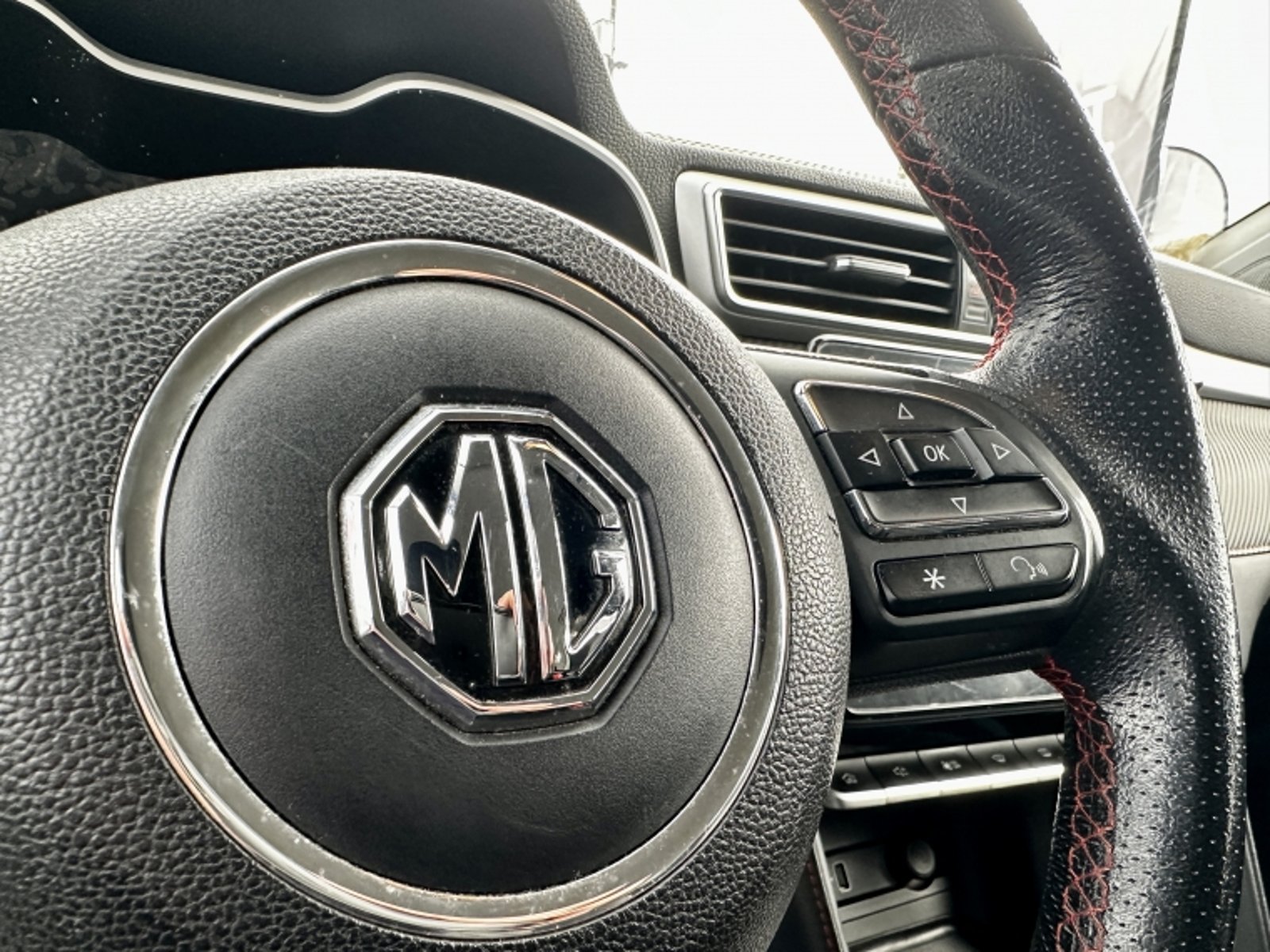 MG Zx 1.5 2022 - Imagen 12 de 20