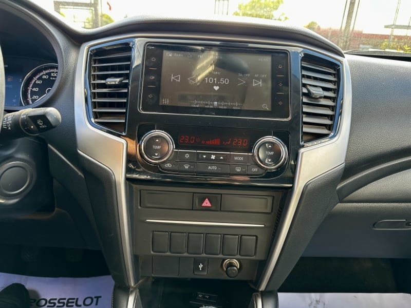 Mitsubishi L200 Dakar Hp 4x4 2.4 2023 - Imagen 14 de 19