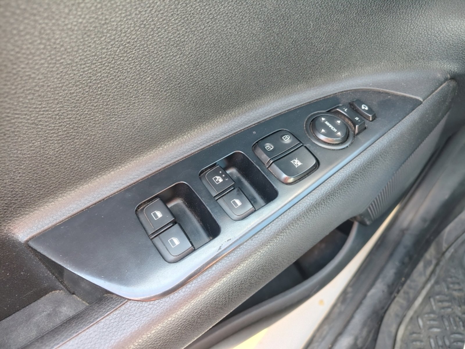 KIA Rio 4 Ex 1.4 Aut 2019 - Imagen 18 de 20