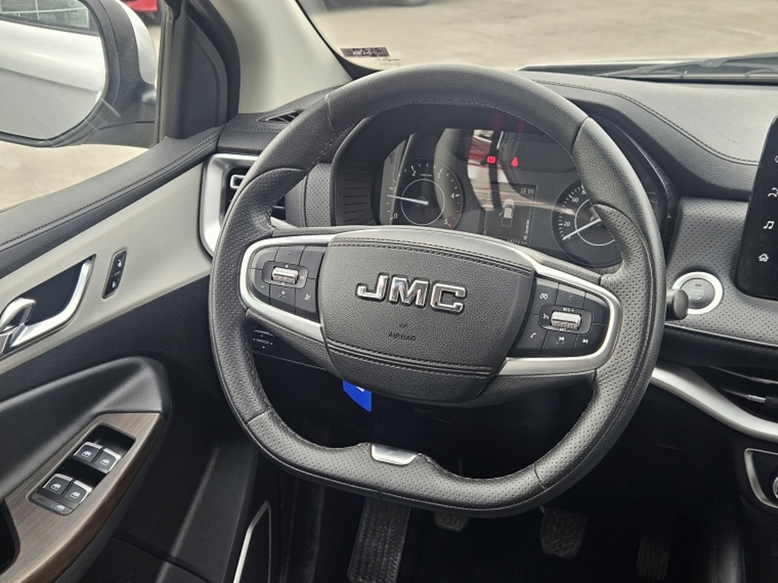JMC Vigus Plus 4x2 2.0 2025 - Imagen 10 de 20