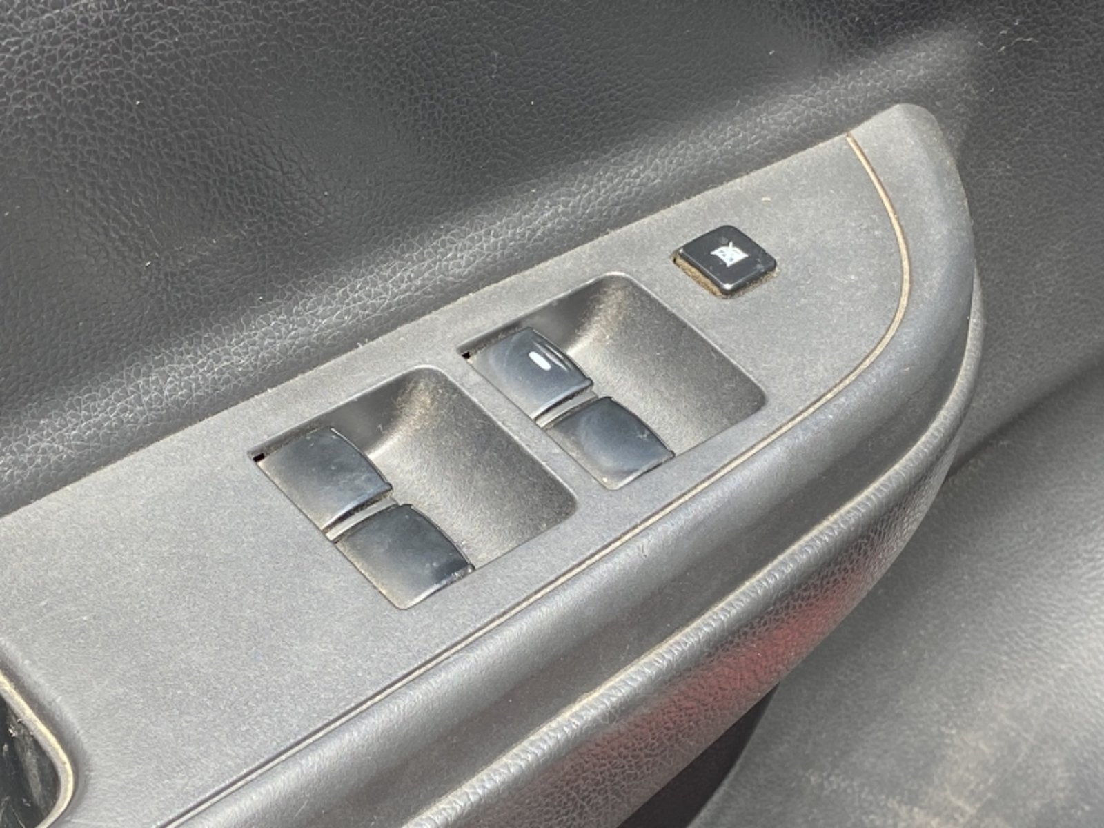 MITSUBISHI L200 D/c 2.4 Katana Cr 4x2 2021 - Imagen 9 de 20