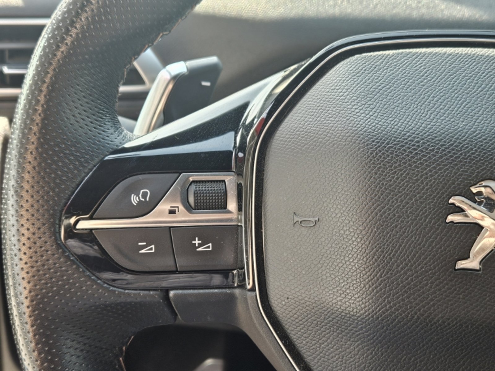 PEUGEOT 3008 Hybrid 300 4x4 1.6 Aut 2022 - Imagen 14 de 20