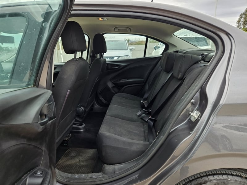 Fiat Cronos Drive 1.8 At 2022 - Imagen 9 de 20