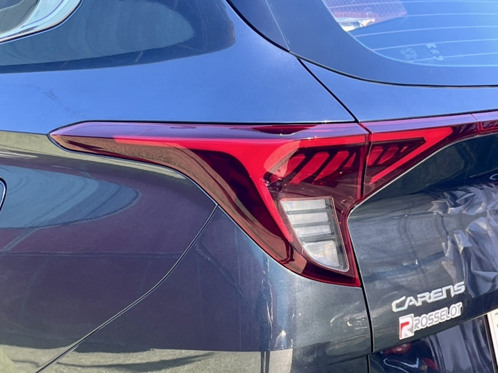 KIA Carens Ex 1.4 Aut 2023 - Imagen 11 de 20