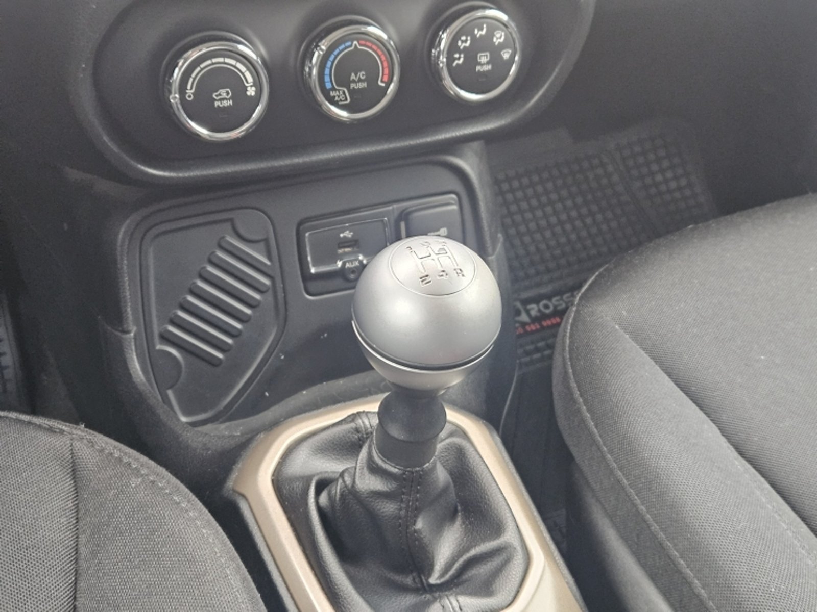 Jeep Renegade Sport 1.8 2019 - Imagen 13 de 20