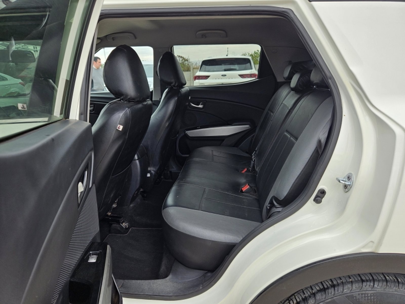 SsangYong Tivoli 1.6 2020 - Imagen 8 de 20